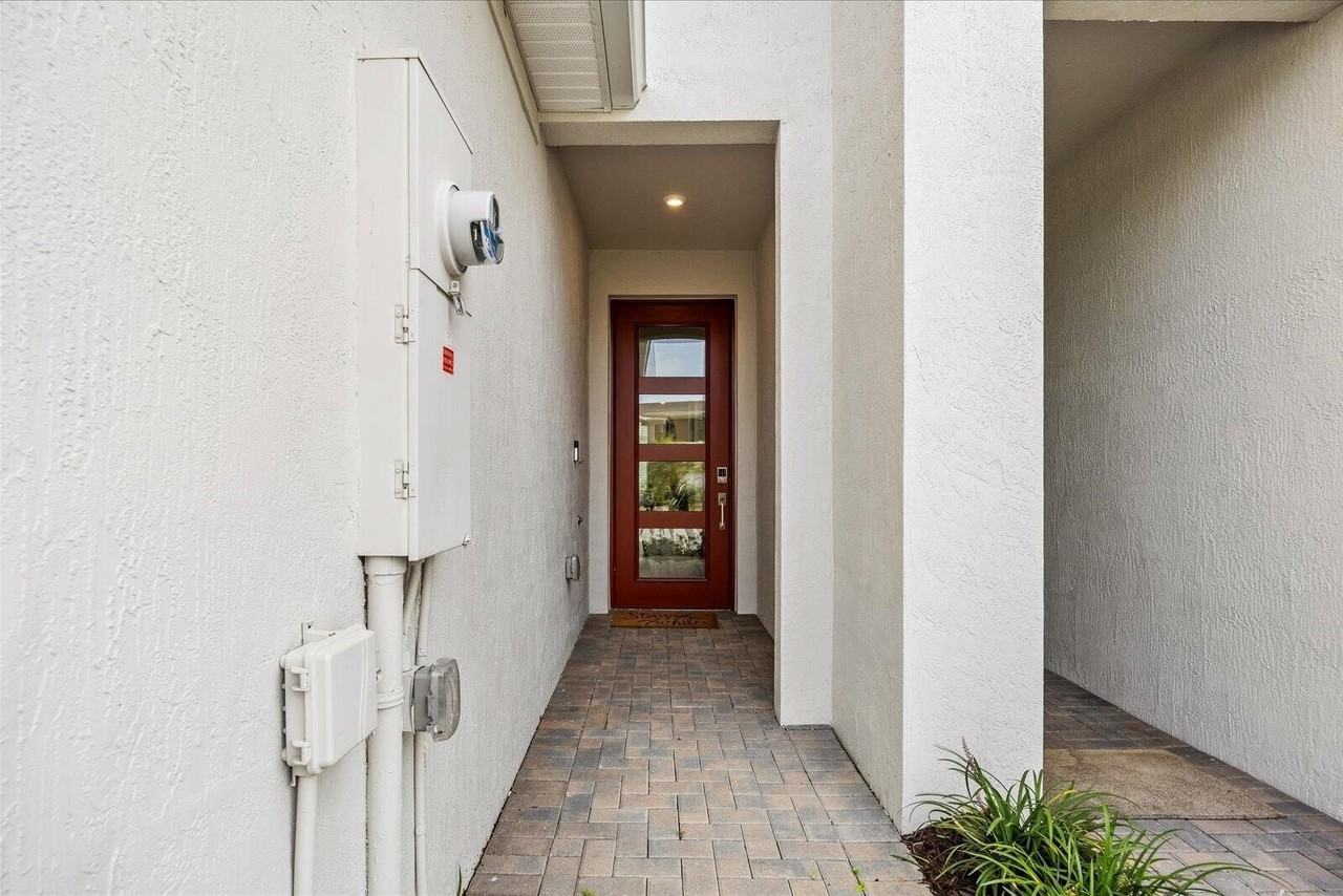 14042 Sw Thorens Dr - Photo 3 of 30