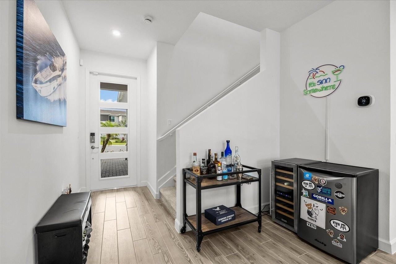14042 Sw Thorens Dr - Photo 4 of 30