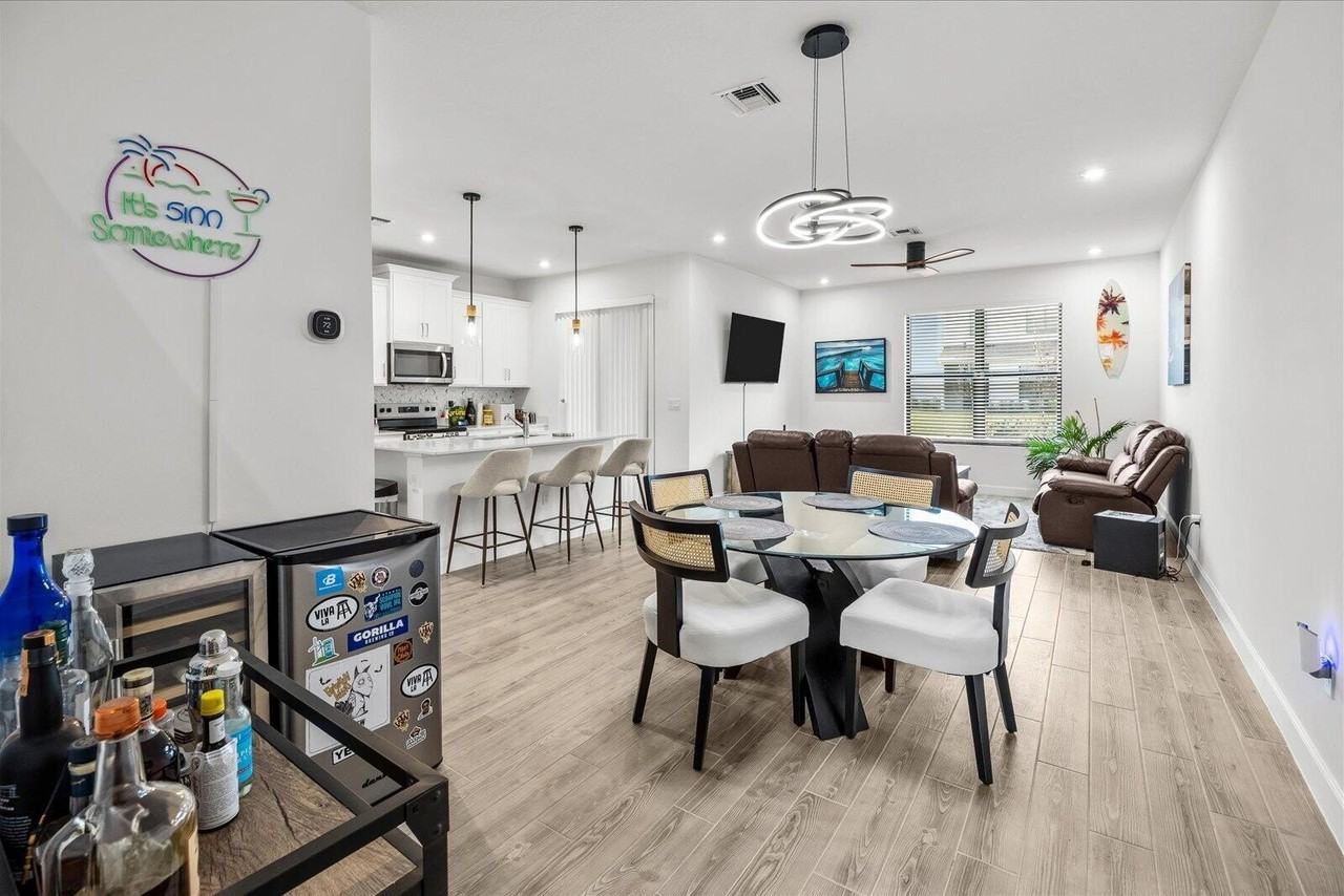 14042 Sw Thorens Dr - Photo 5 of 30