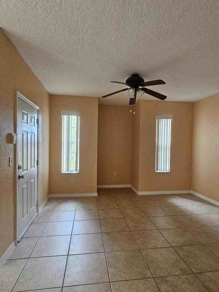 150 Sw Peacock Blvd #103 - Photo 2 of 12