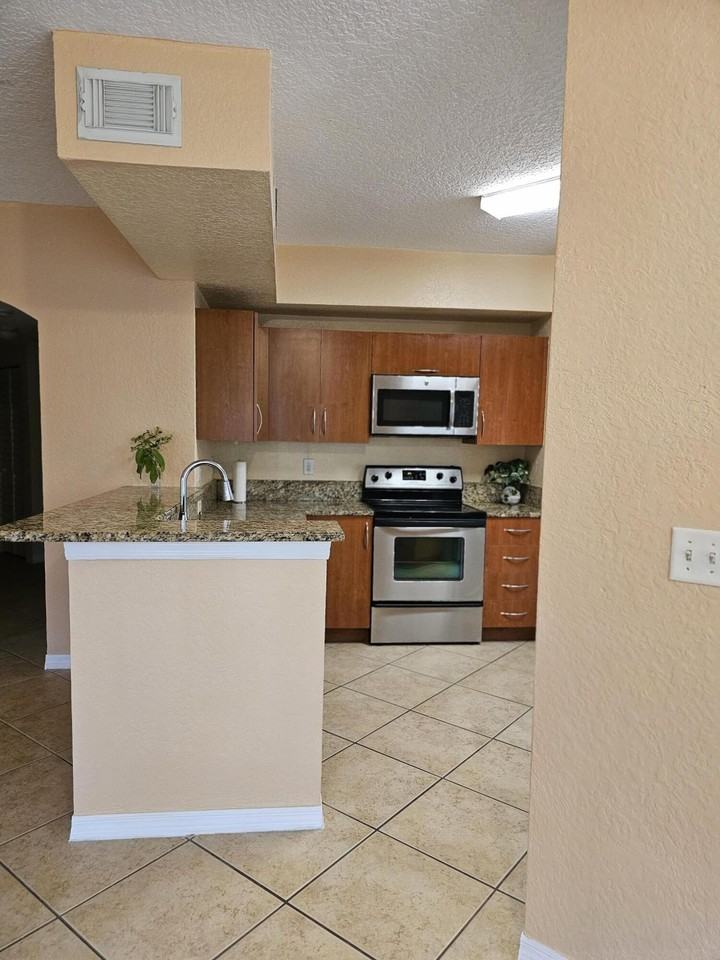 150 Sw Peacock Blvd #103 - Photo 4 of 12