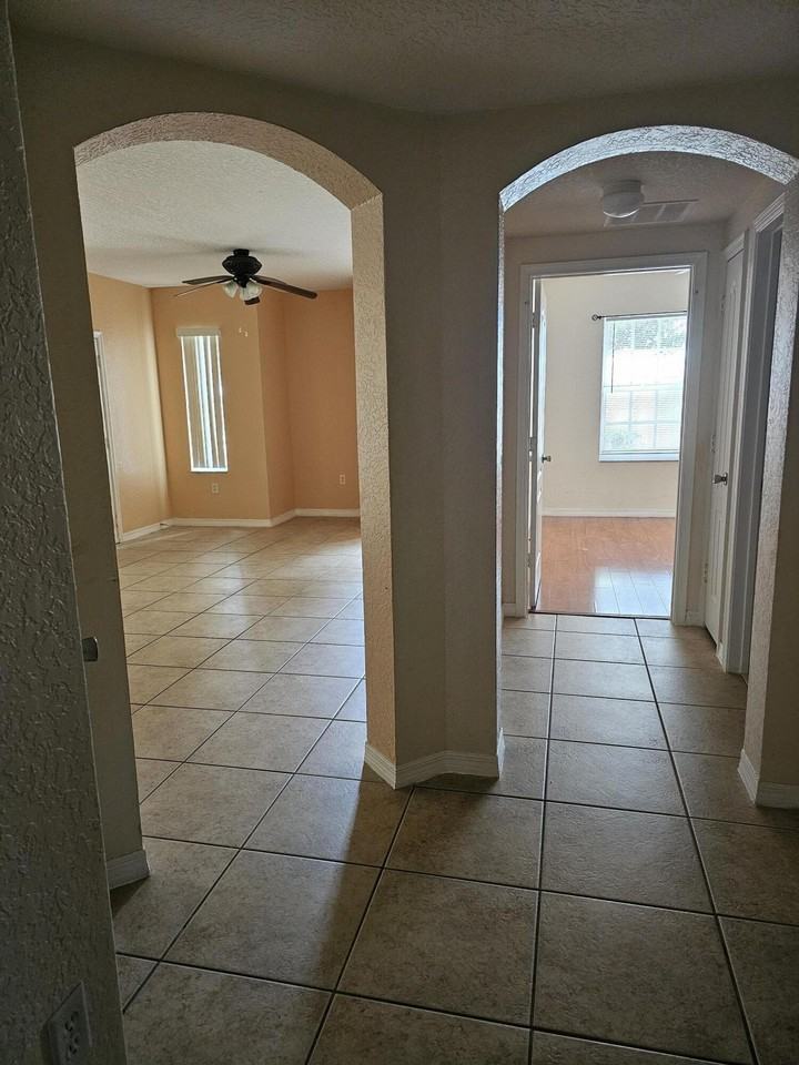 150 Sw Peacock Blvd #103 - Photo 6 of 12