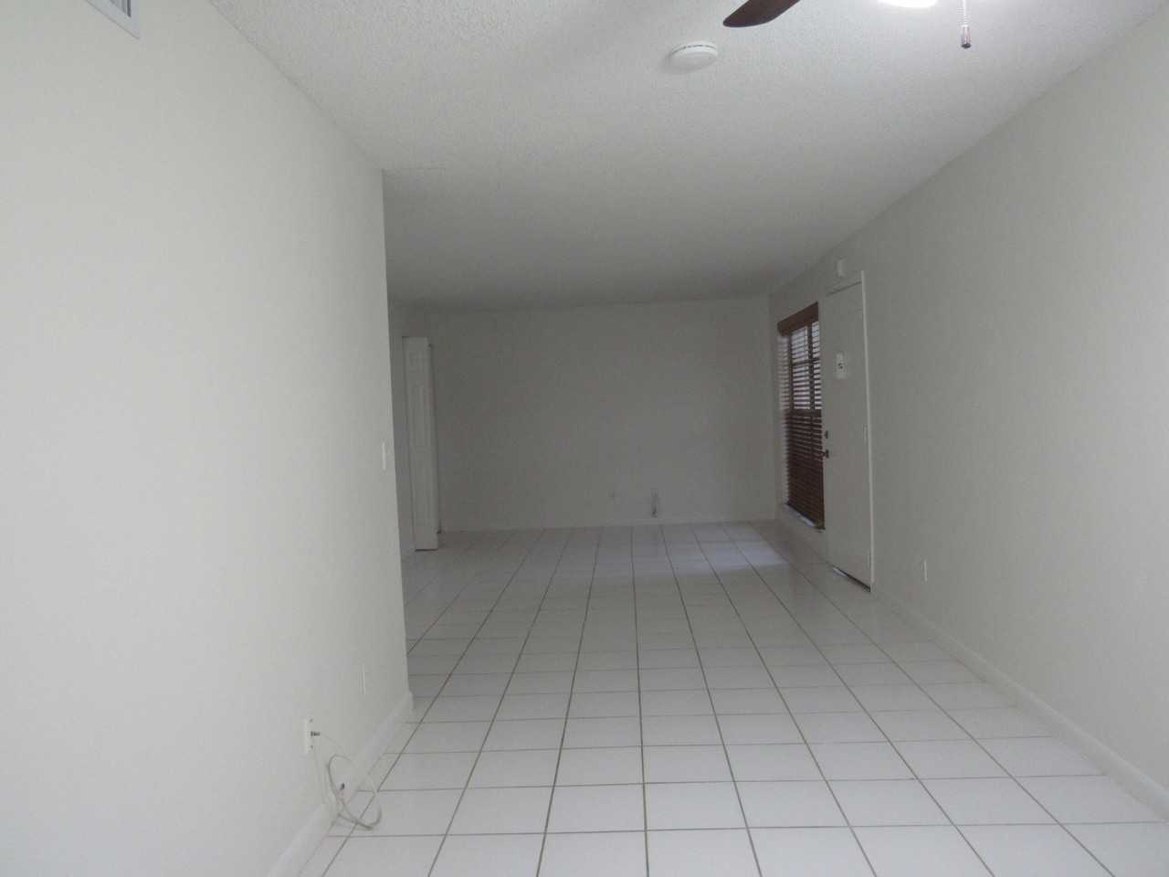 2110 Se Edler Dr - Photo 4 of 17