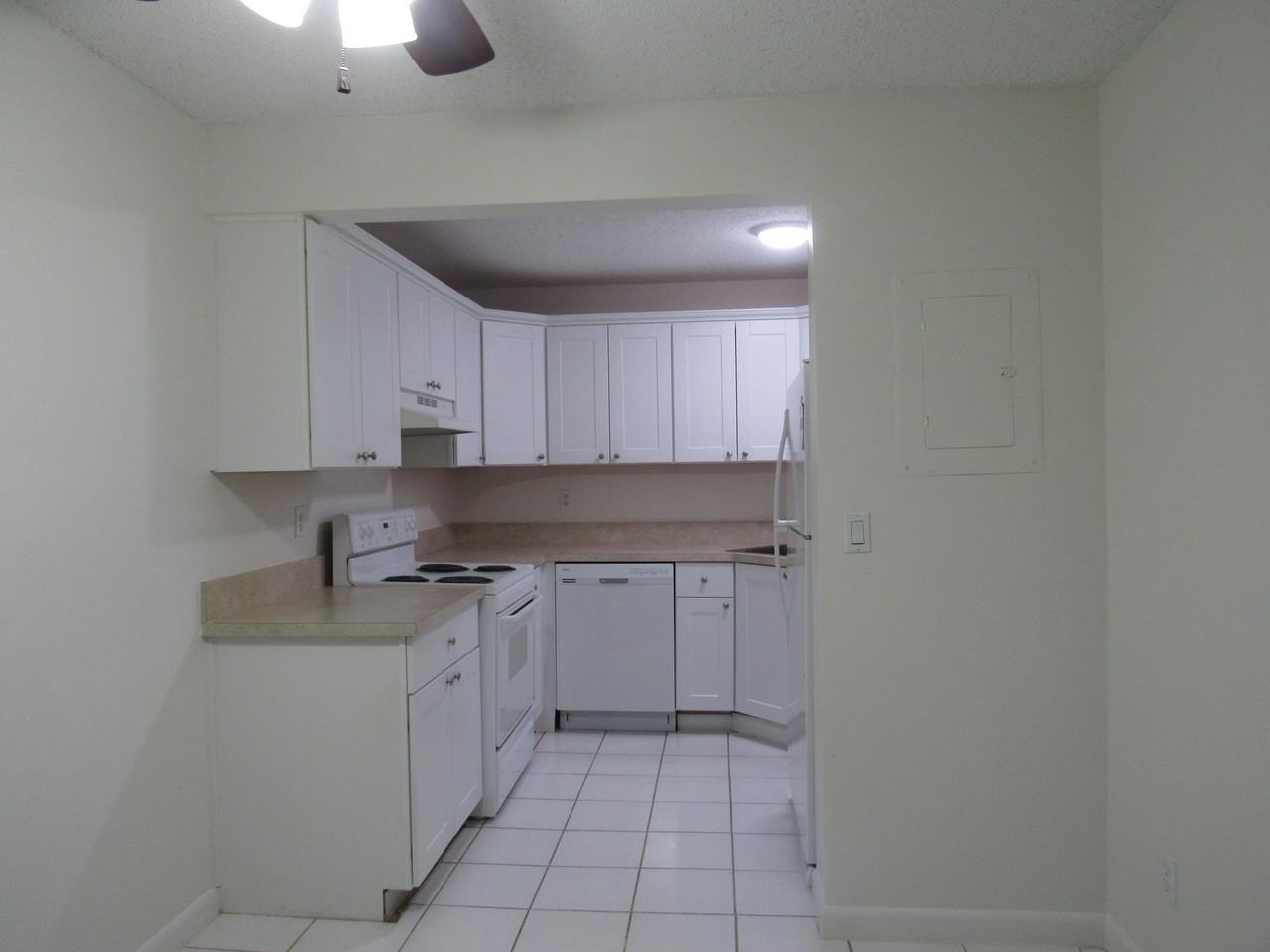 2110 Se Edler Dr - Photo 7 of 17