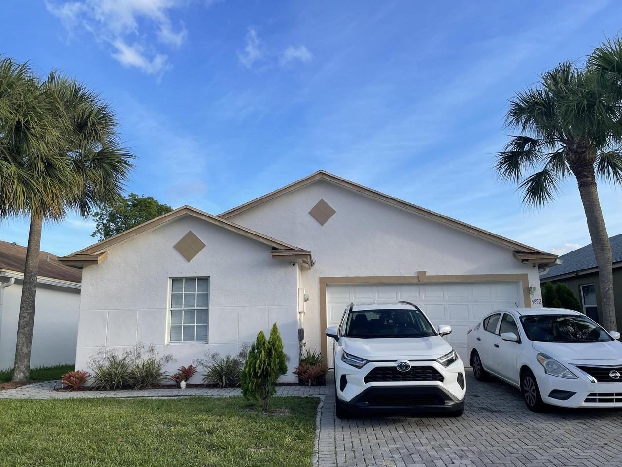 5852 Azalea Cir