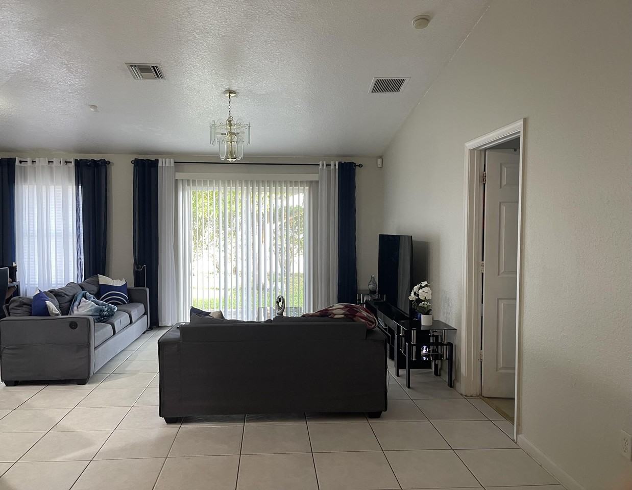 5852 Azalea Cir - Photo 2 of 3