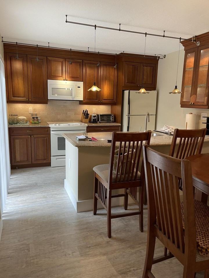 2531 25th Ct - Photo 6 of 39