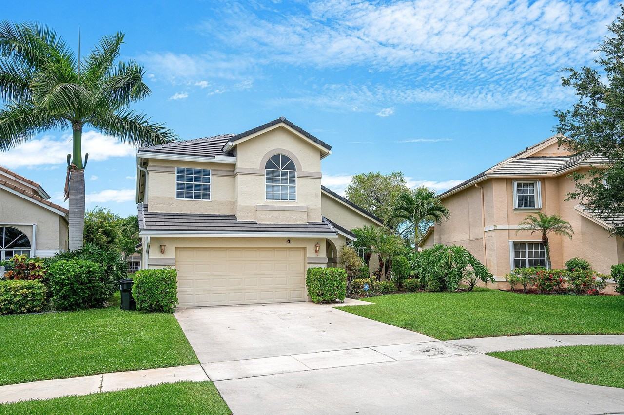 7366 Ashley Shores Cir - Photo 2 of 33