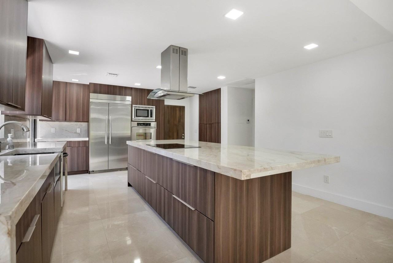 21922 Cypress Dr - Photo 4 of 47