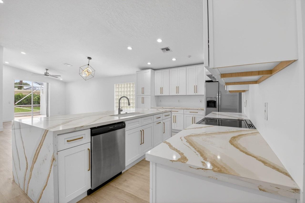 11728 Dove Hollow Ave - Photo 7 of 50