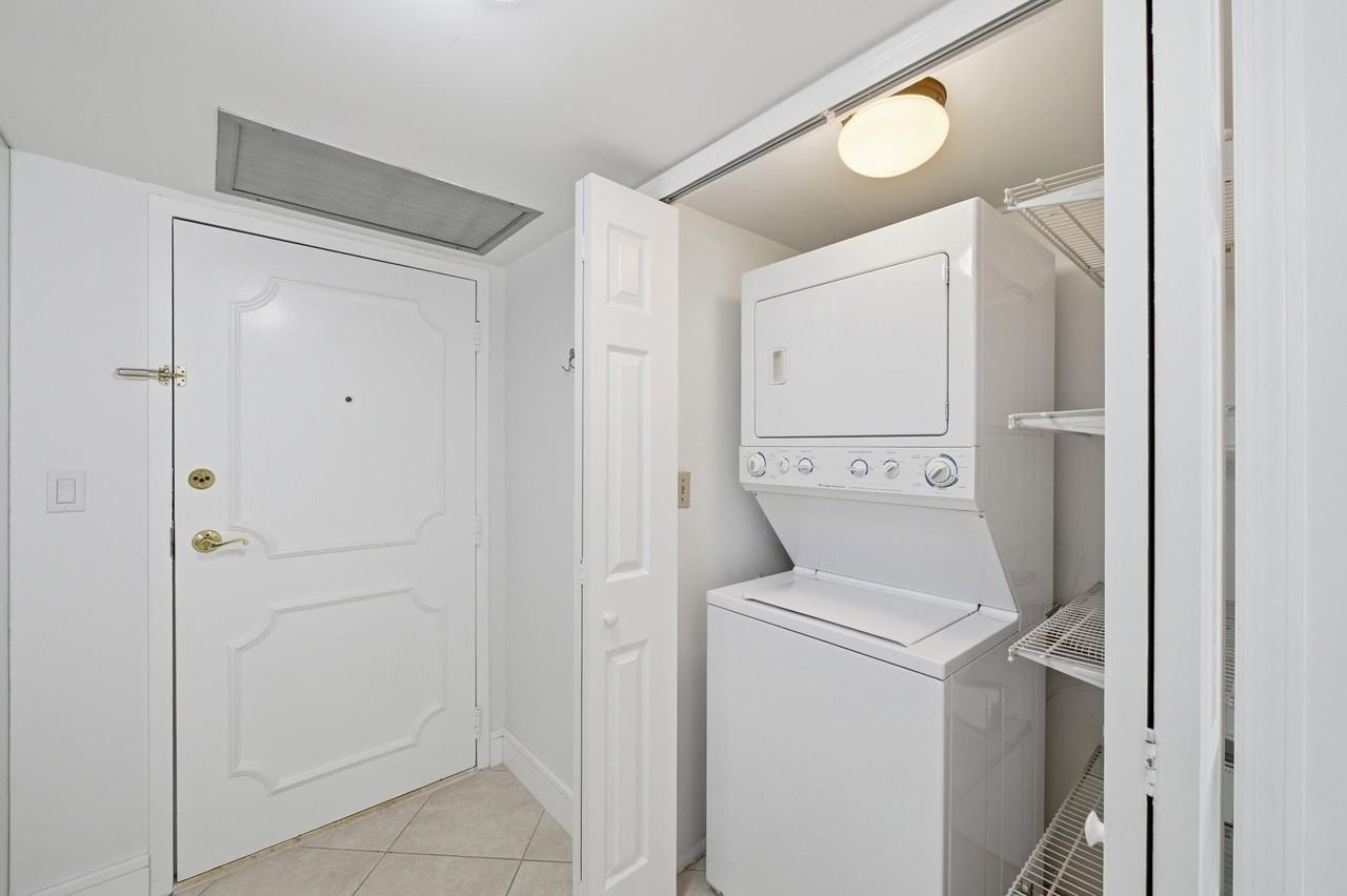 800 Se 20th Ave #901 - Photo 4 of 31