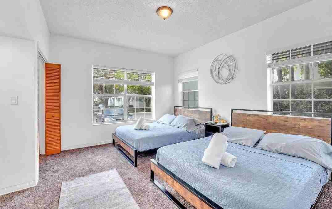 1085 98th St #1 - Photo 7 of 9