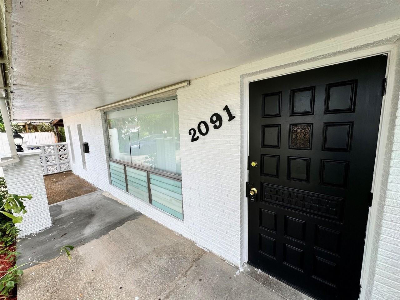 2091 Oleander Dr - Photo 3 of 12