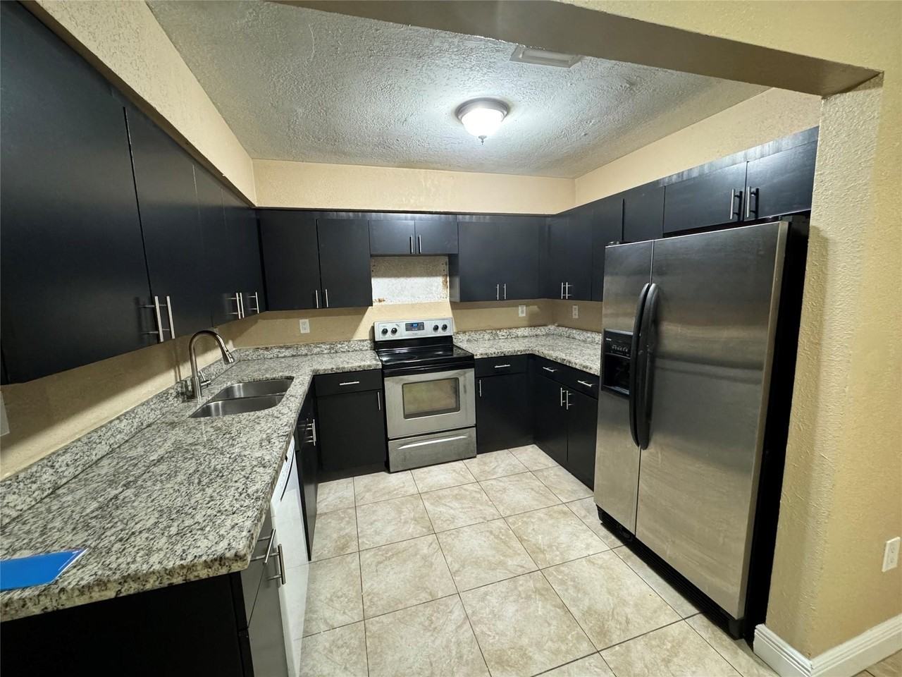 2091 Oleander Dr - Photo 4 of 12