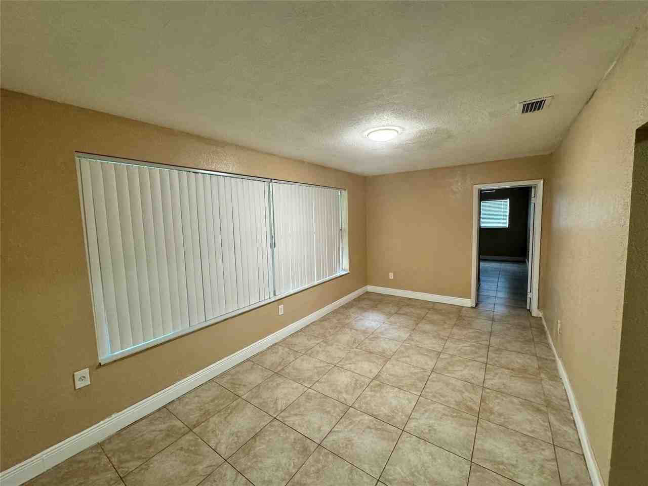 2091 Oleander Dr - Photo 5 of 12