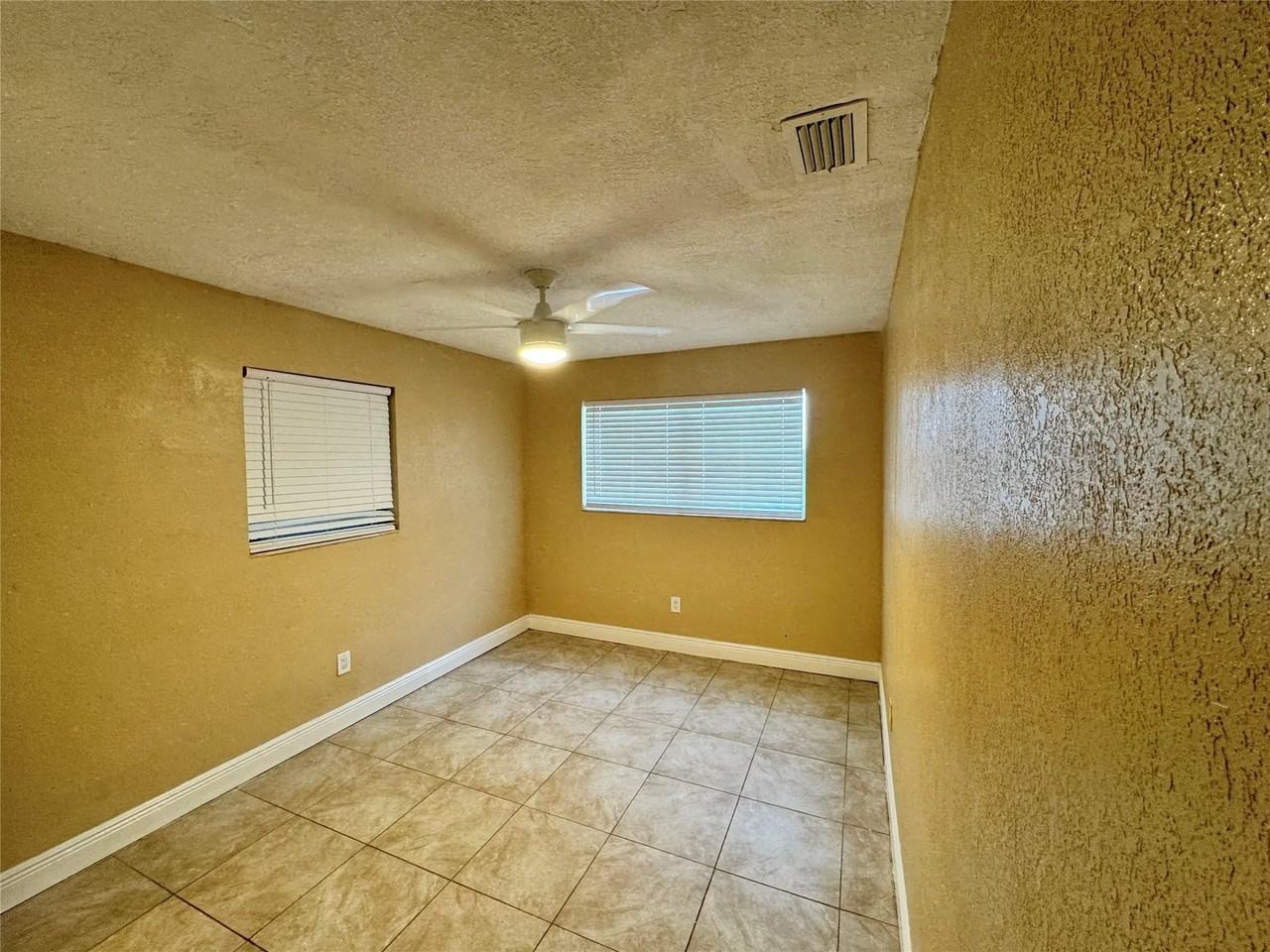 2091 Oleander Dr - Photo 7 of 12