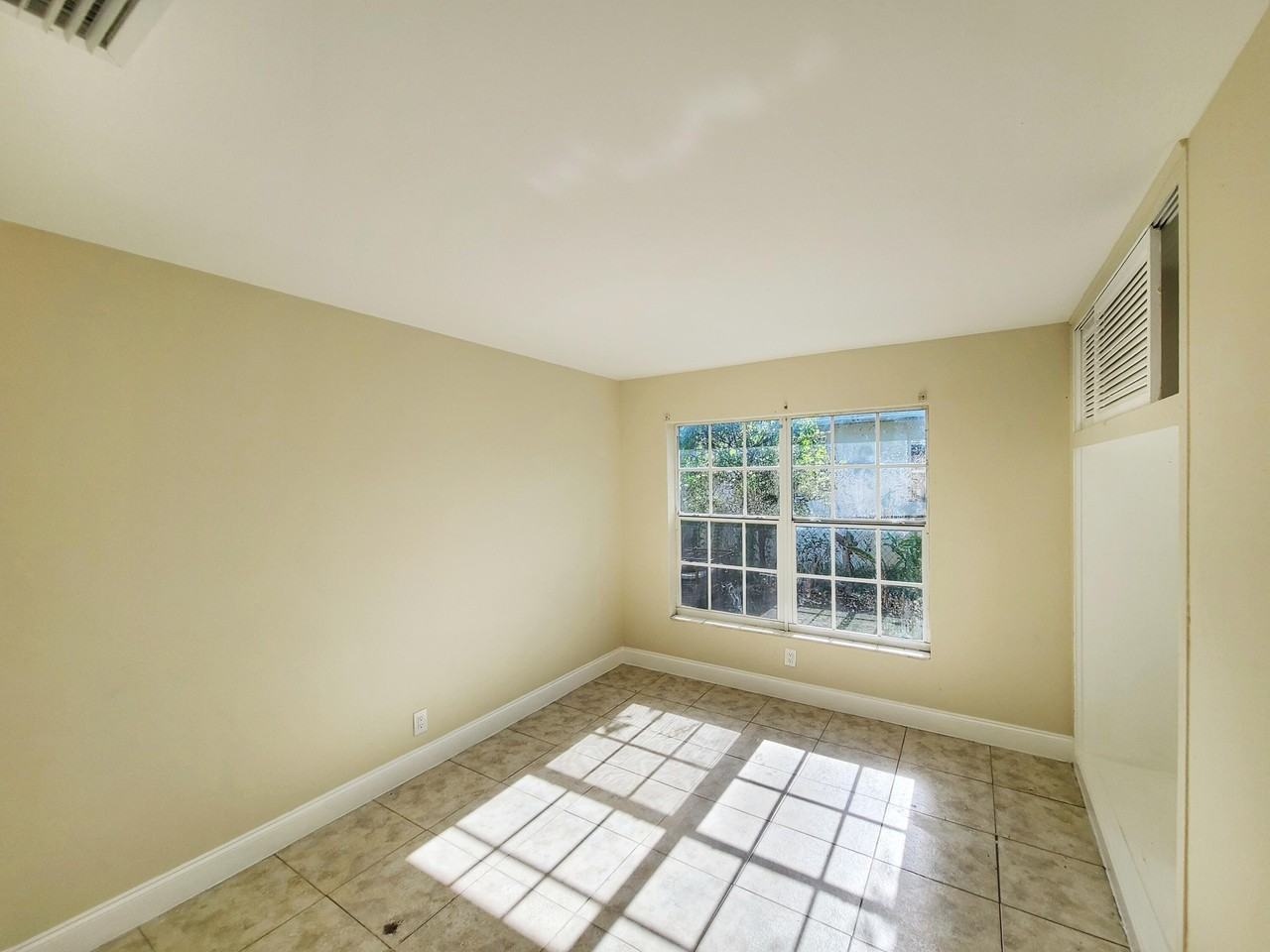 420 W Blue Heron Blvd #2 - Photo 4 of 5