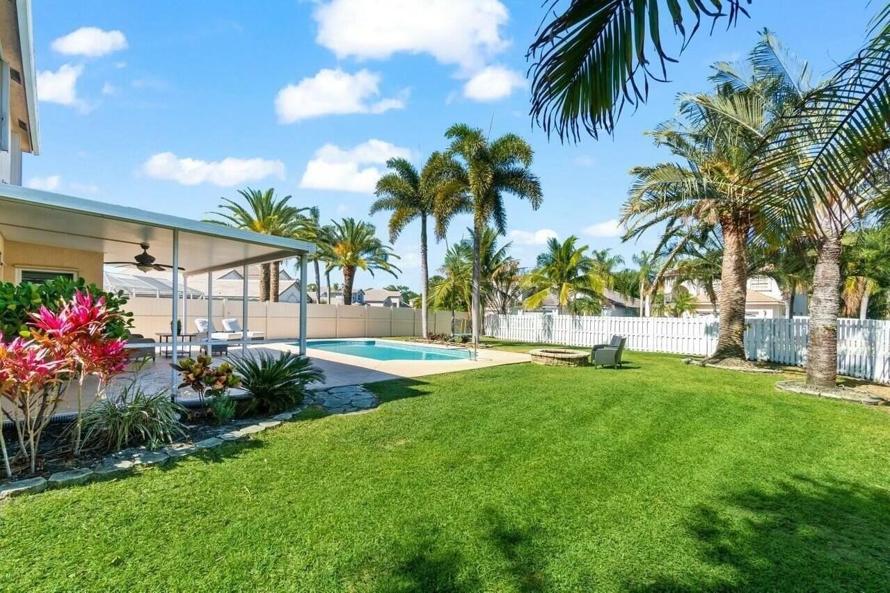 6779 Barrier Reef St - Photo 6 of 40