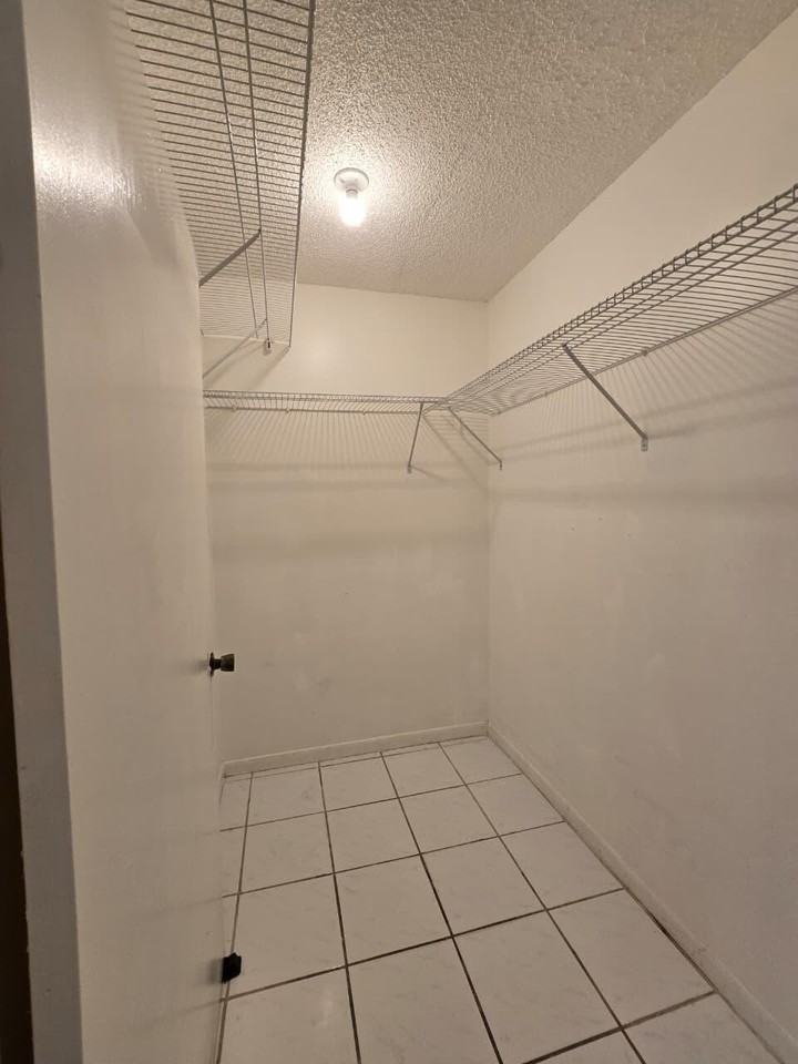 737 Se 1st Way #208 - Photo 7 of 11