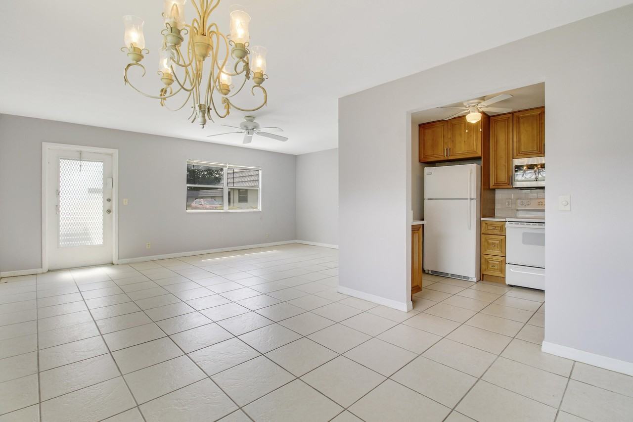 175 Valencia H - Photo 3 of 19