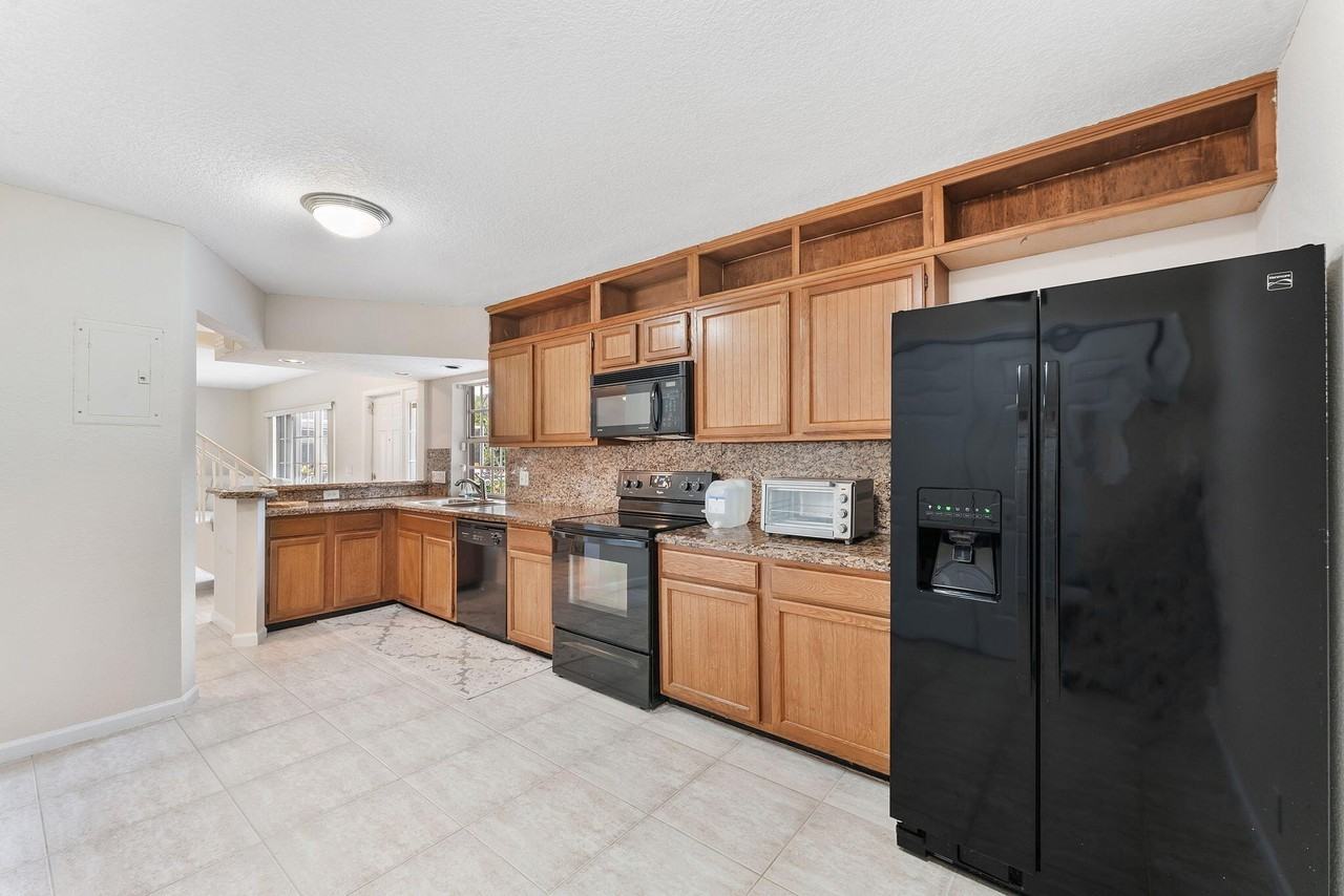 2704 Vision Dr - Photo 7 of 36