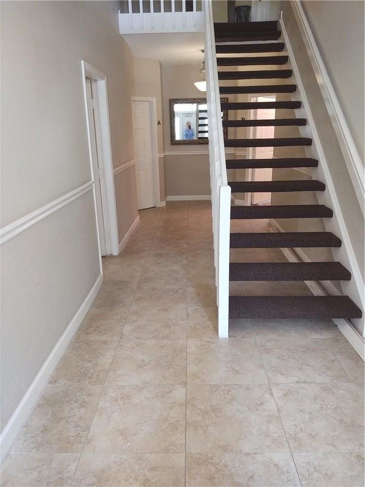 5801 Coach House Cir #B - Photo 5 of 39