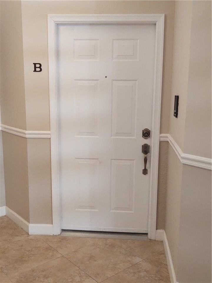 5801 Coach House Cir #B - Photo 6 of 39