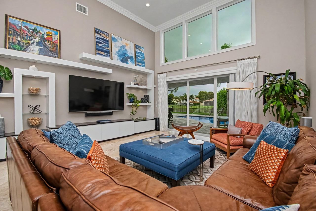 2653 Nw 46th St - Photo 2 of 46