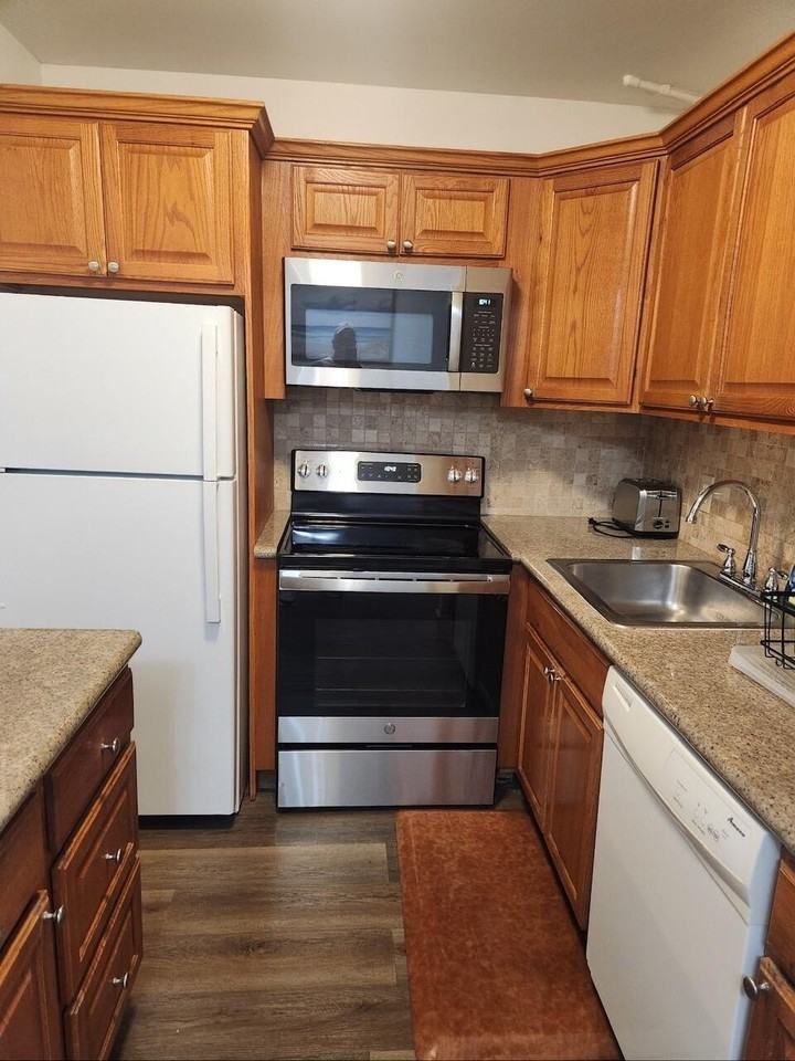 102 Westbury E #102 - Photo 5 of 21