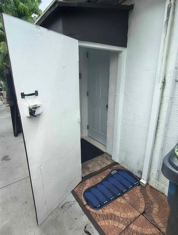 5741 Sw 24th Ave #B - Photo 7 of 9