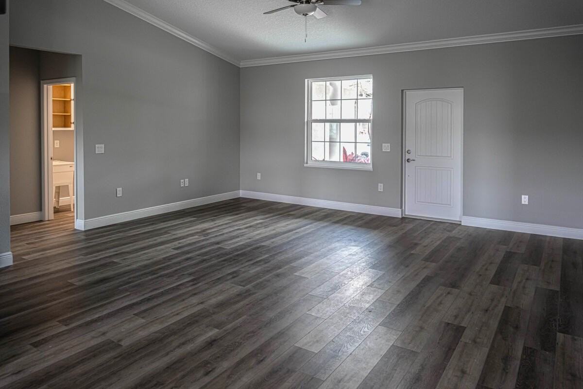 528 Se 35th Ter - Photo 5 of 13