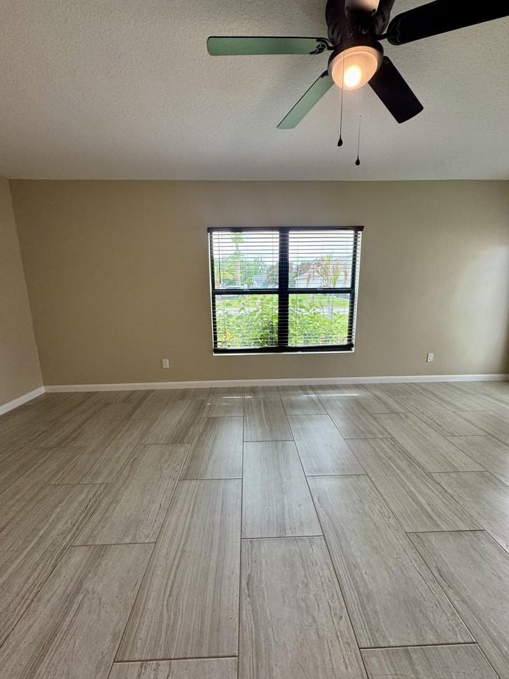2381 Se Pinero Rd - Photo 5 of 17