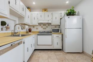 2811 Somerset Dr #412 - Photo 1 of 1