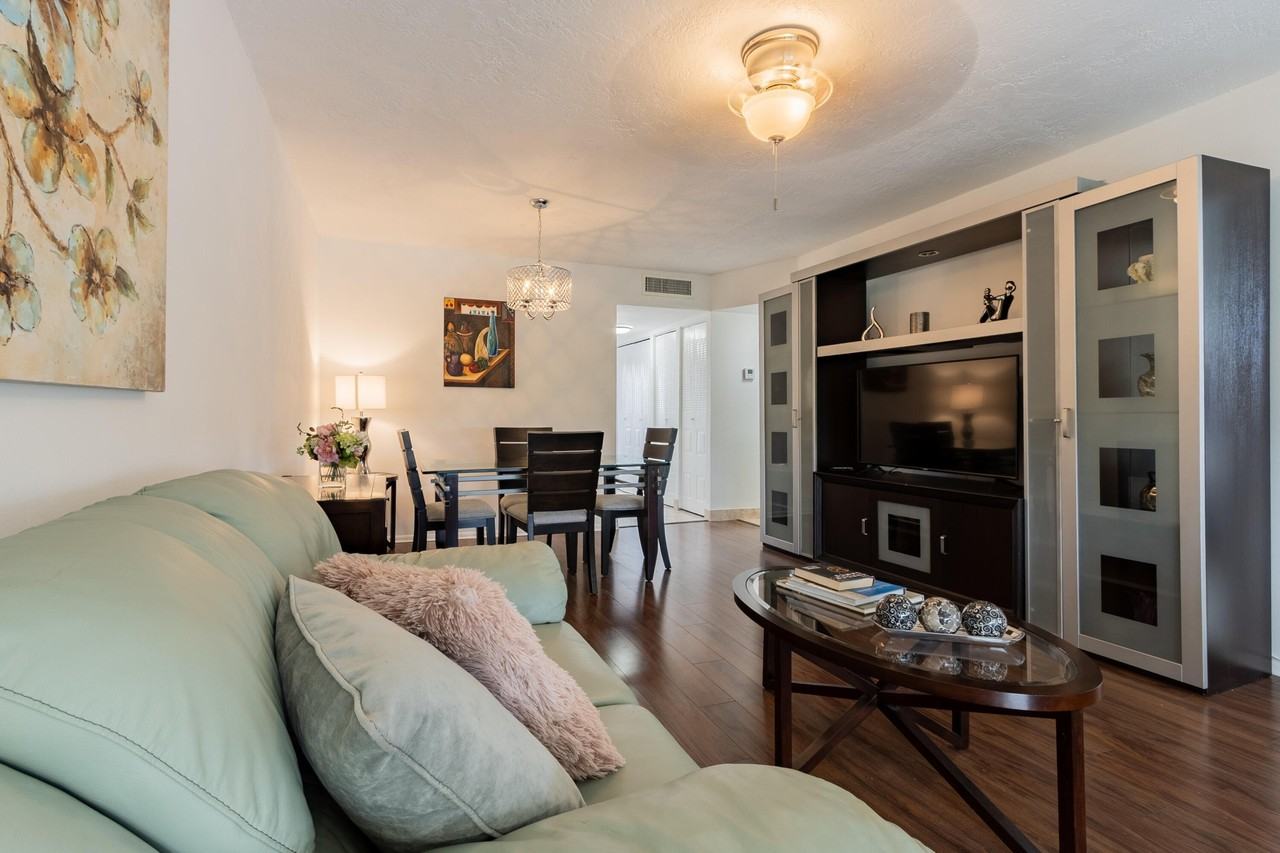 2811 Somerset Dr #412 - Photo 7 of 27