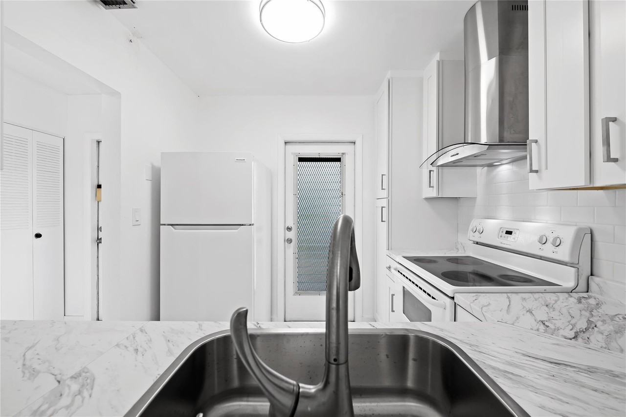 5031 W Oakland Park Blvd #309 - Photo 6 of 23