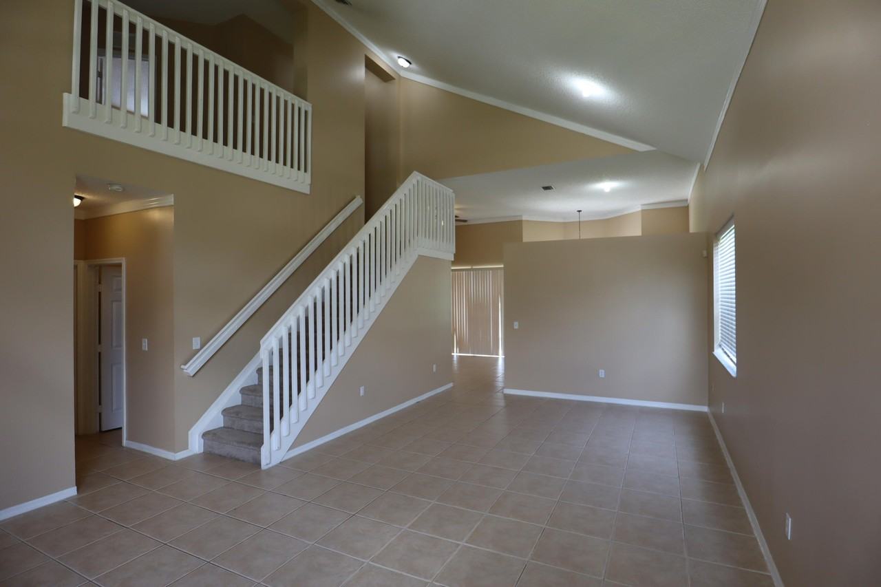 2202 Se 17th Ave - Photo 6 of 35