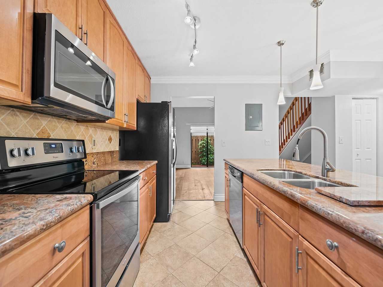 3344 Nw 103rd Ave - Photo 2 of 23
