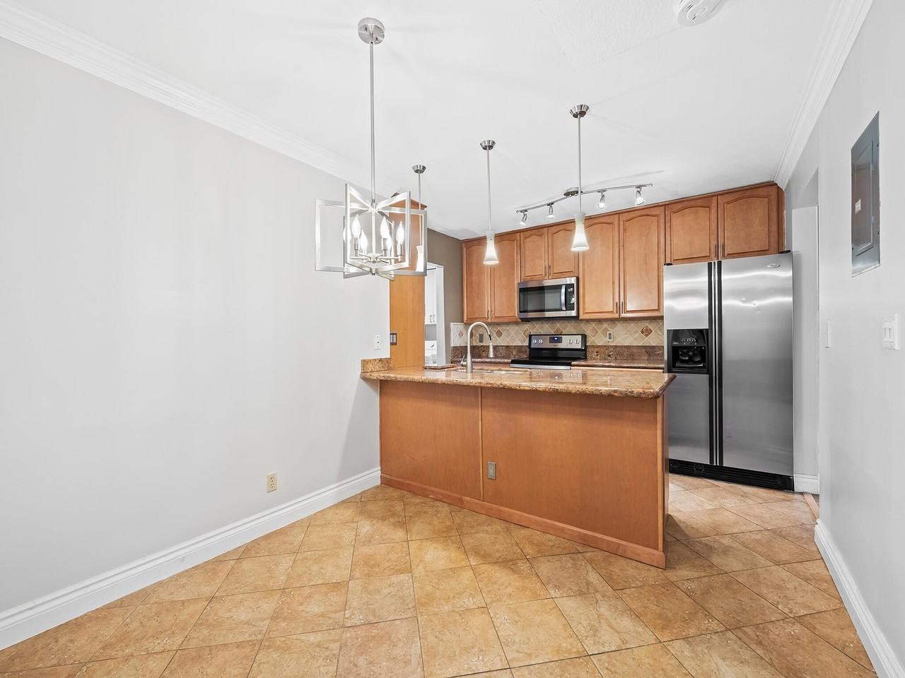 3344 Nw 103rd Ave - Photo 5 of 23