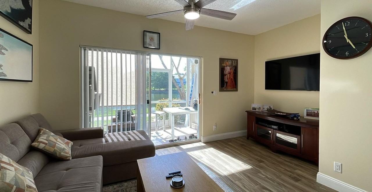 4847 Palmbrooke Ter - Photo 4 of 11