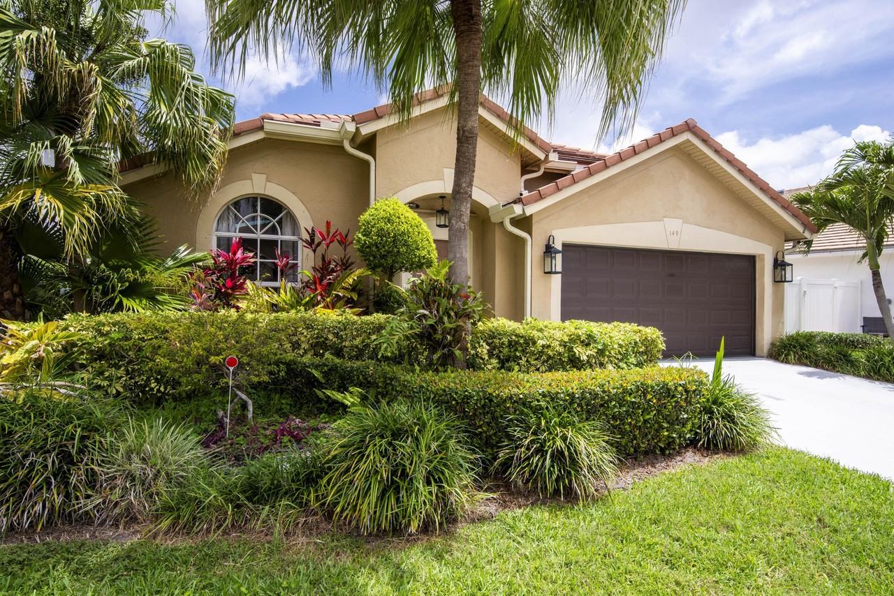 149 Cypress Cv - Photo 2 of 26