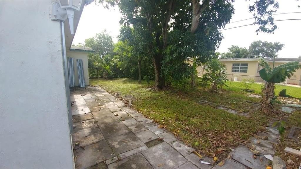 8030 Sunset Strip - Photo 4 of 8