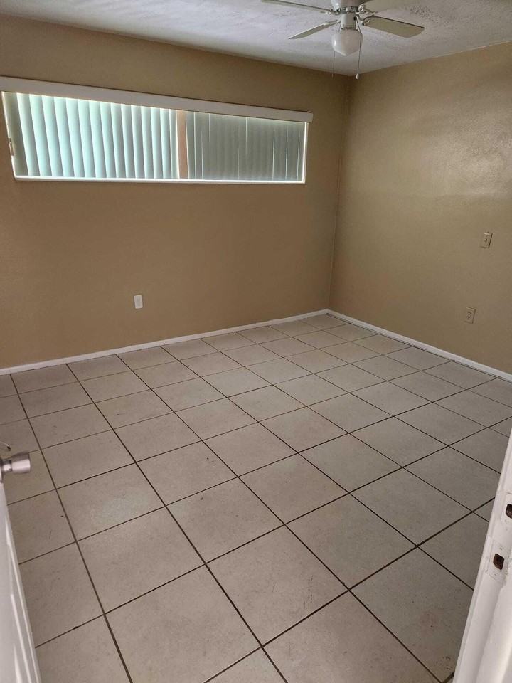 8030 Sunset Strip - Photo 6 of 8