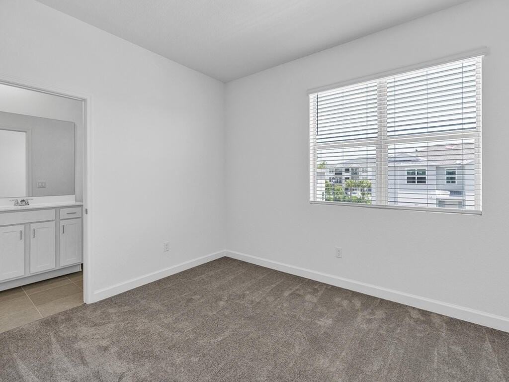 380 Se Crossoak Ln - Photo 6 of 48