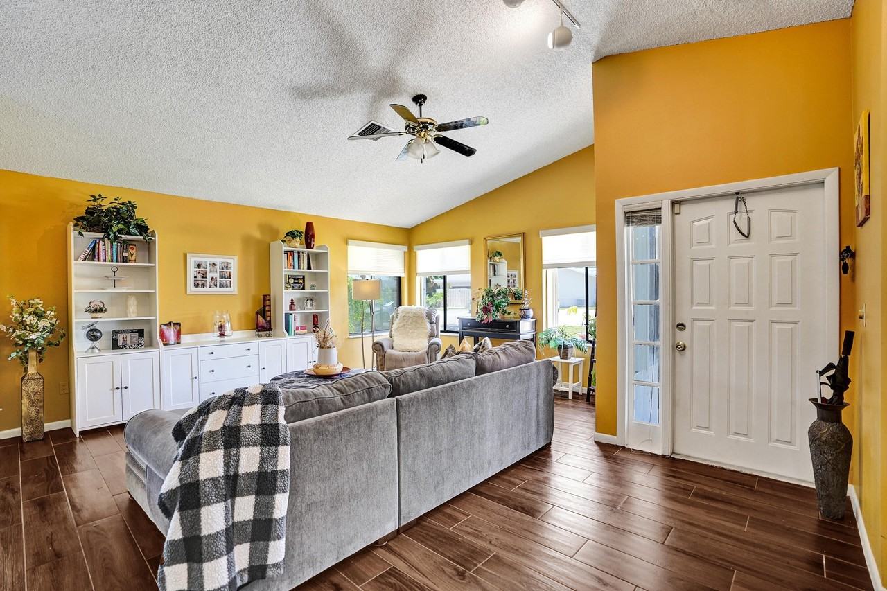2915 Nw 12th St #D - Photo 6 of 50