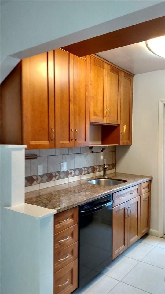 1324 Ne 16th Ter - Photo 2 of 18