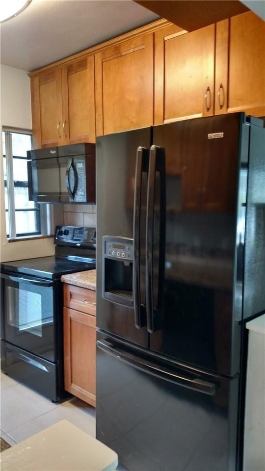 1324 Ne 16th Ter - Photo 3 of 18