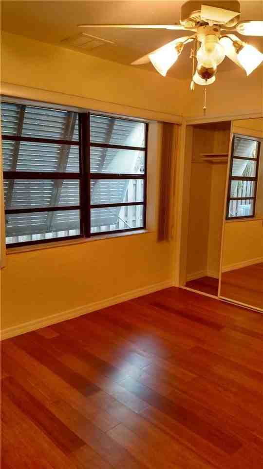 1324 Ne 16th Ter - Photo 6 of 18