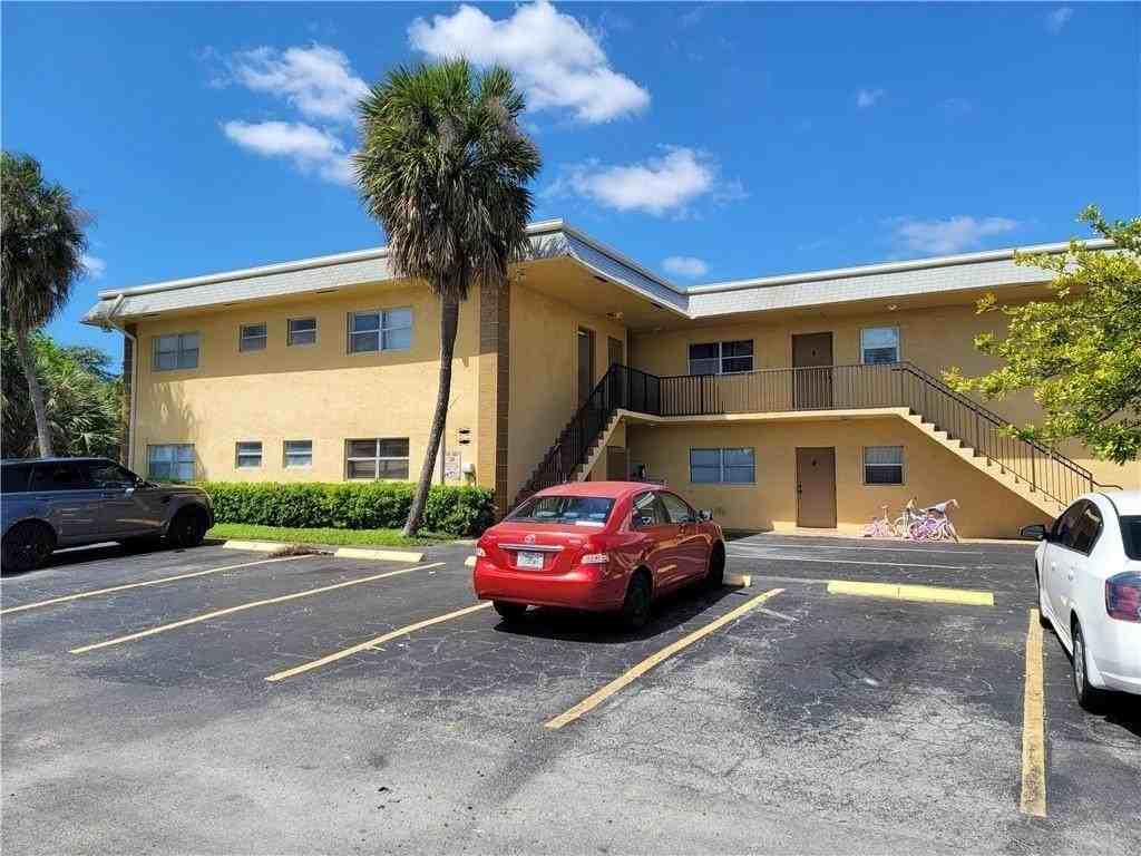 1061 Nw 45th St #8
