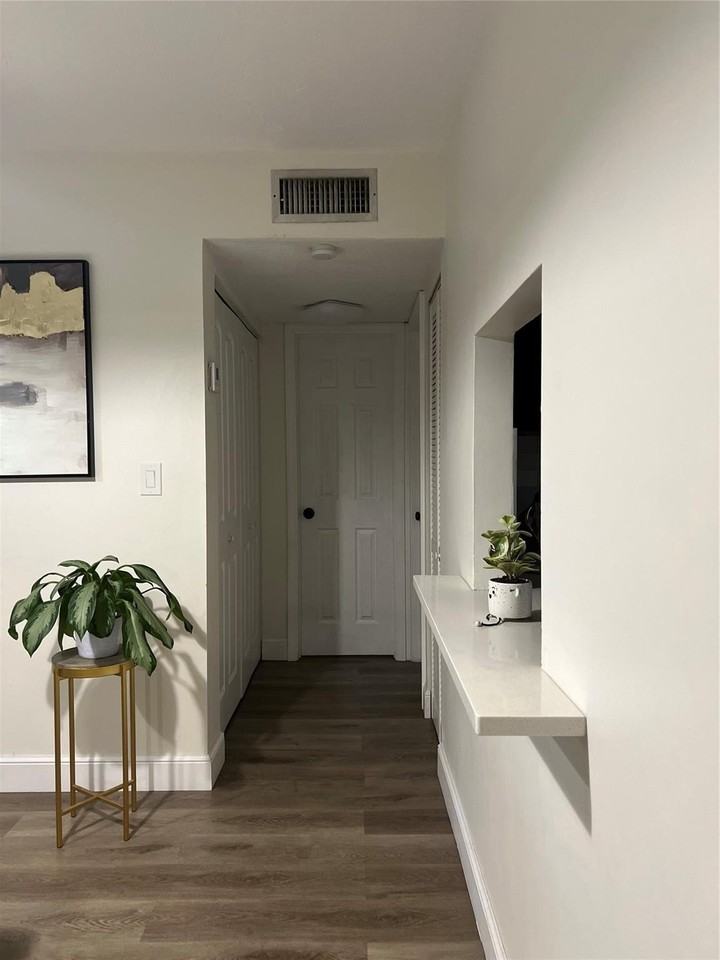 1061 Nw 45th St #8 - Photo 5 of 13