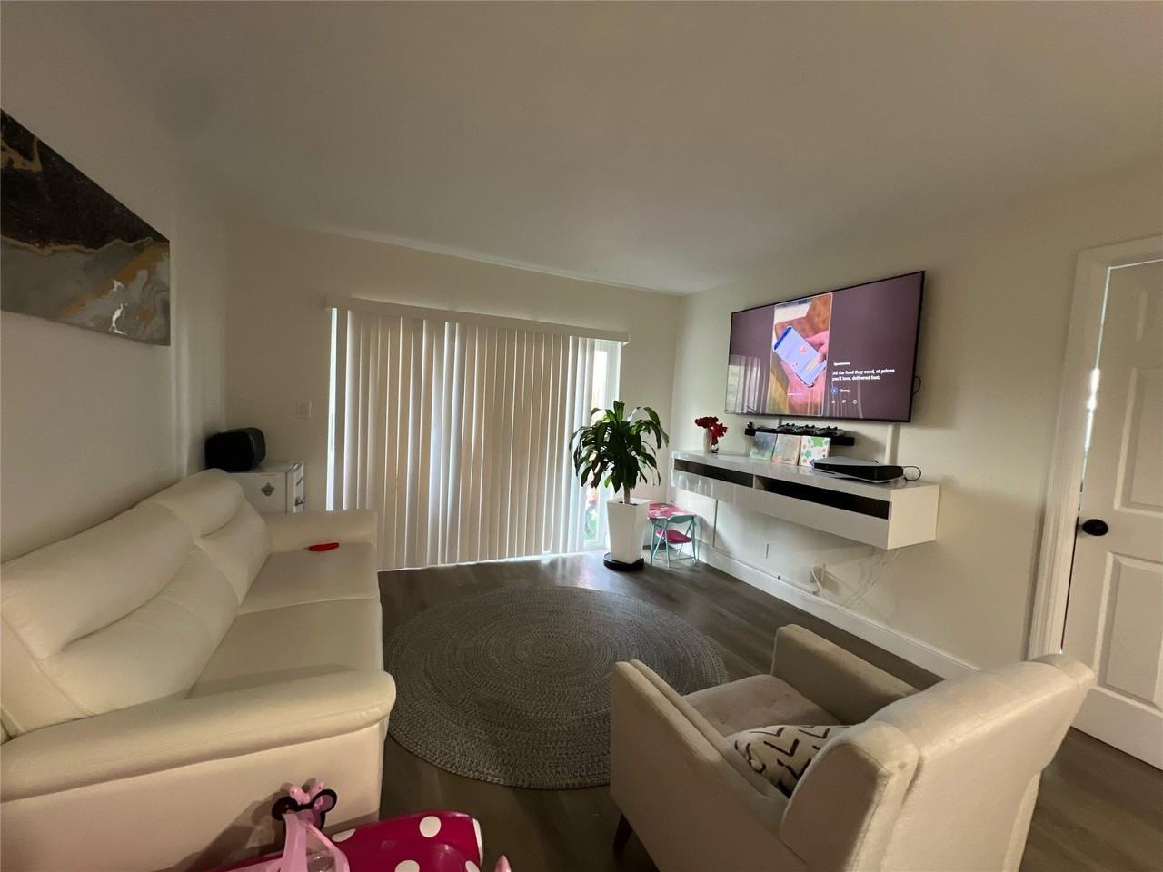 1061 Nw 45th St #8 - Photo 6 of 13